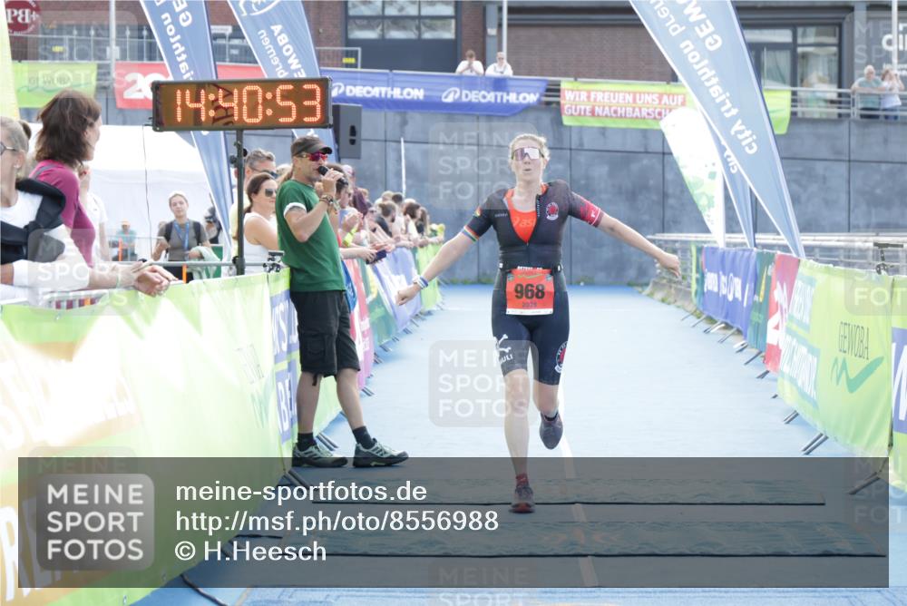 10.08.2025 - GEWOBA Citytriathlon Bremen H.Heesch http://msf.ph/oto/8556988 10.08.2025 14:40:57 Ziel 968 meine-sportfotos.de