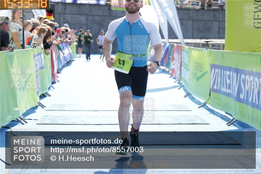 10.08.2025 - GEWOBA Citytriathlon Bremen H.Heesch http://msf.ph/oto/8557003 10.08.2025 15:33:22 Ziel 61 meine-sportfotos.de