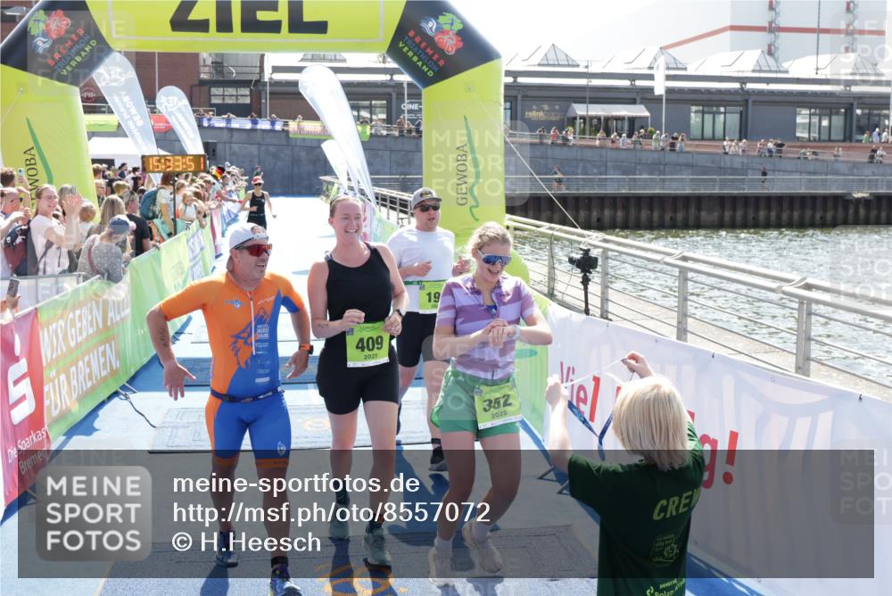 10.08.2025 - GEWOBA Citytriathlon Bremen H.Heesch http://msf.ph/oto/8557072 10.08.2025 15:33:55 Ziel 196, 266, 352, 409, 517 meine-sportfotos.de