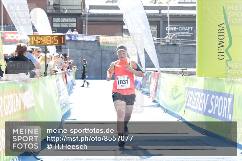 10.08.2025 - GEWOBA Citytriathlon Bremen H.Heesch http://msf.ph/oto/8557077 10.08.2025 14:48:55 Ziel 1031 meine-sportfotos.de