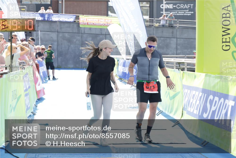 10.08.2025 - GEWOBA Citytriathlon Bremen H.Heesch http://msf.ph/oto/8557085 10.08.2025 14:49:13 Ziel 671 meine-sportfotos.de