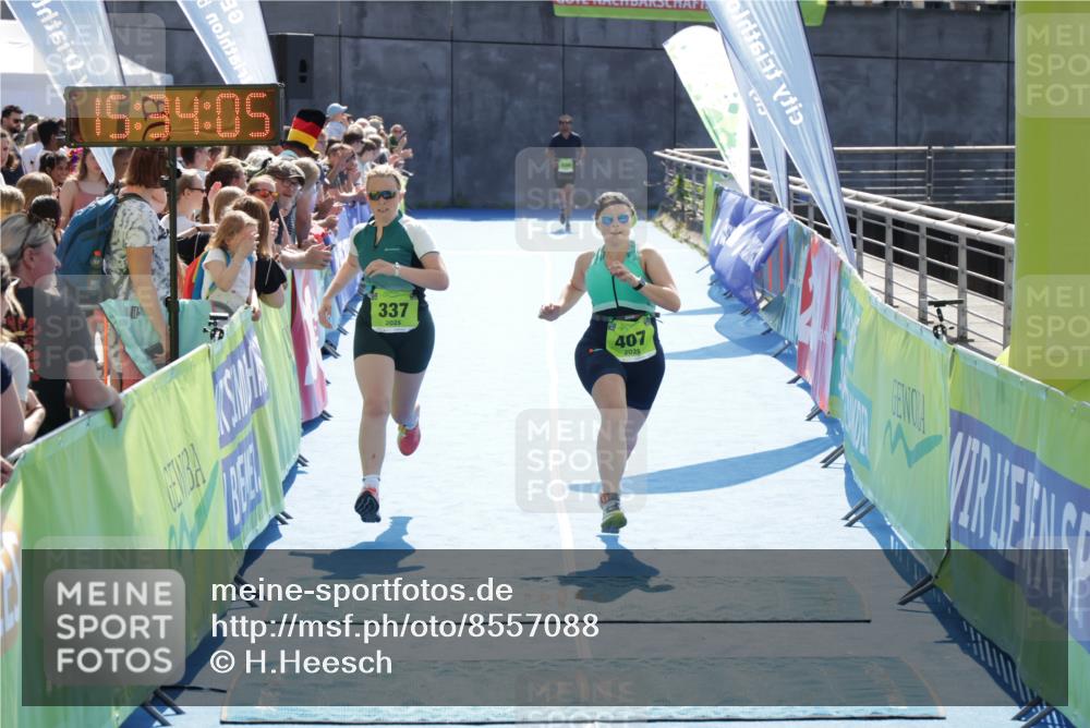 10.08.2025 - GEWOBA Citytriathlon Bremen H.Heesch http://msf.ph/oto/8557088 10.08.2025 15:34:09 Ziel 337, 407 meine-sportfotos.de