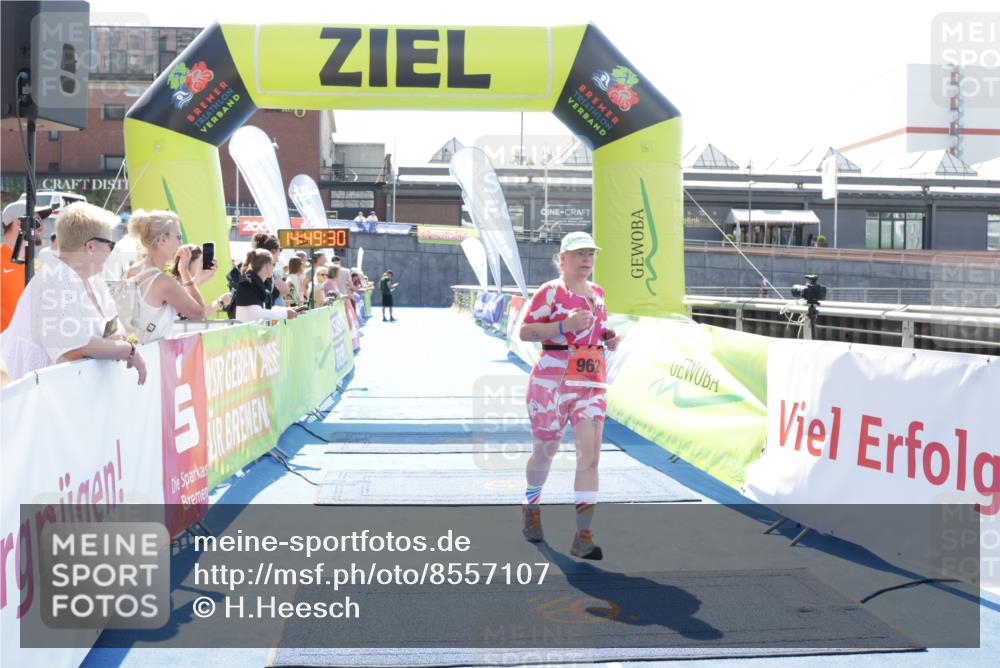 10.08.2025 - GEWOBA Citytriathlon Bremen H.Heesch http://msf.ph/oto/8557107 10.08.2025 14:49:34 Ziel 962 meine-sportfotos.de