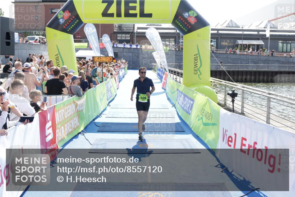 10.08.2025 - GEWOBA Citytriathlon Bremen H.Heesch http://msf.ph/oto/8557120 10.08.2025 15:34:24 Ziel 109 meine-sportfotos.de
