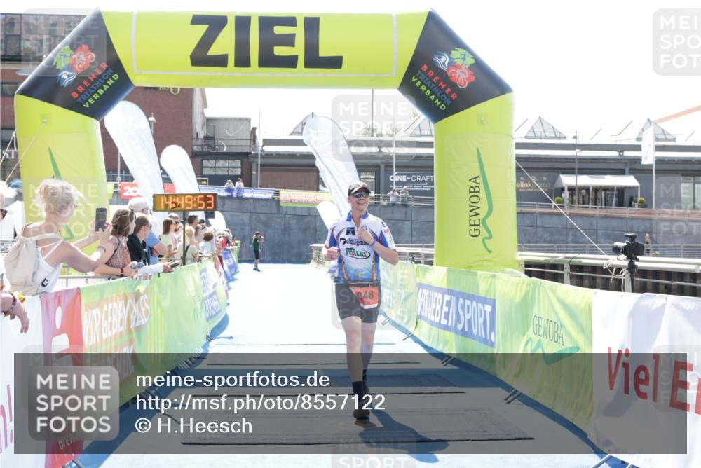 10.08.2025 - GEWOBA Citytriathlon Bremen H.Heesch http://msf.ph/oto/8557122 10.08.2025 14:49:57 Ziel 848 meine-sportfotos.de