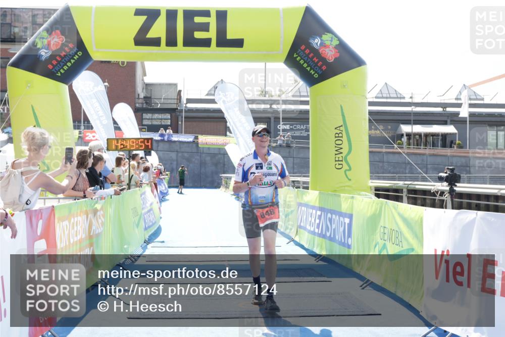10.08.2025 - GEWOBA Citytriathlon Bremen H.Heesch http://msf.ph/oto/8557124 10.08.2025 14:49:57 Ziel 848 meine-sportfotos.de