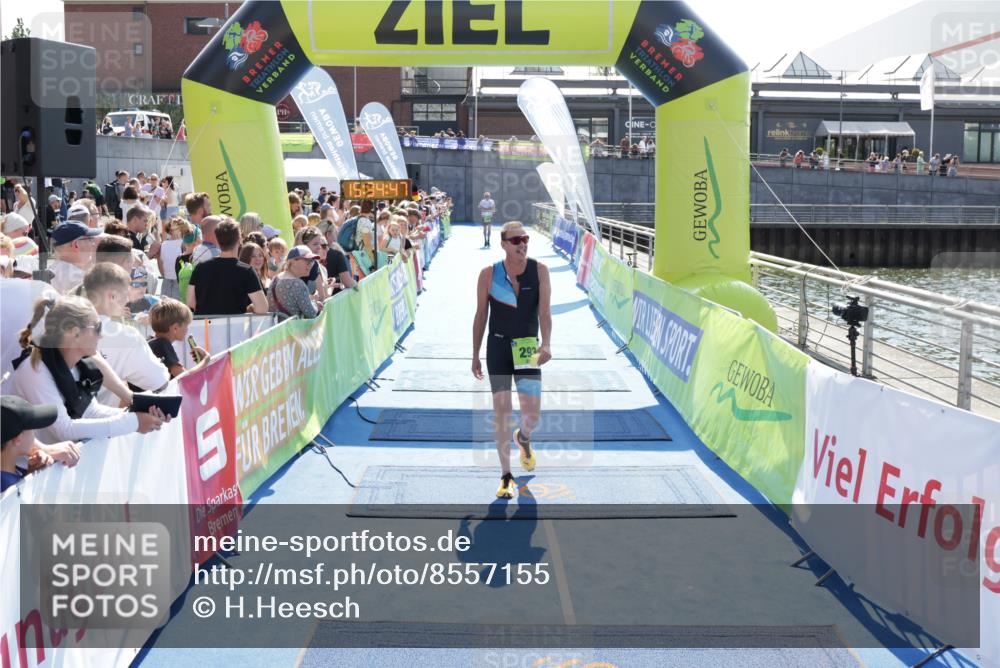 10.08.2025 - GEWOBA Citytriathlon Bremen H.Heesch http://msf.ph/oto/8557155 10.08.2025 15:34:51 Ziel 293 meine-sportfotos.de
