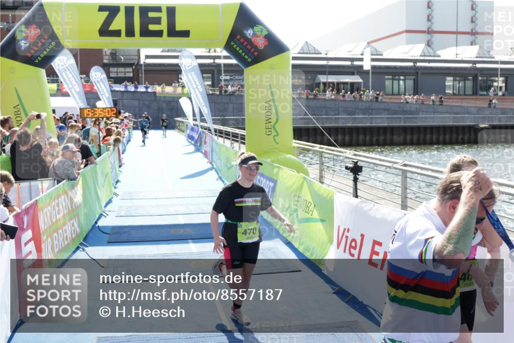 10.08.2025 - GEWOBA Citytriathlon Bremen H.Heesch http://msf.ph/oto/8557187 10.08.2025 15:35:06 Ziel 269, 402, 470 meine-sportfotos.de