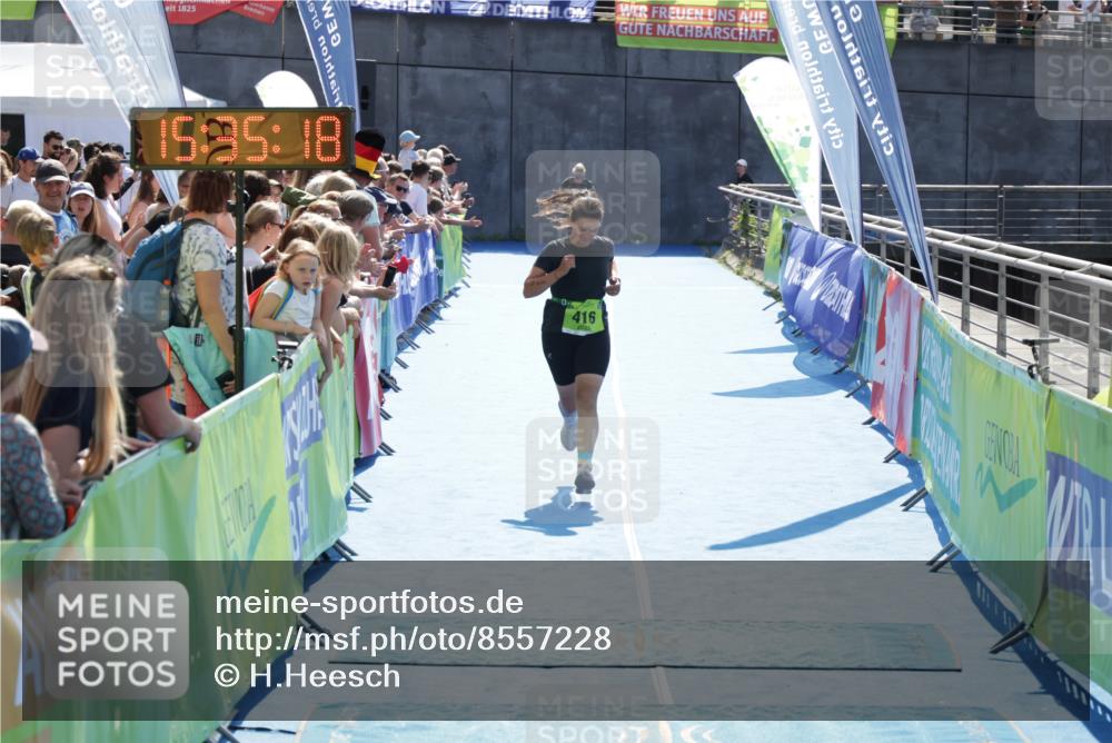10.08.2025 - GEWOBA Citytriathlon Bremen H.Heesch http://msf.ph/oto/8557228 10.08.2025 15:35:22 Ziel 416 meine-sportfotos.de