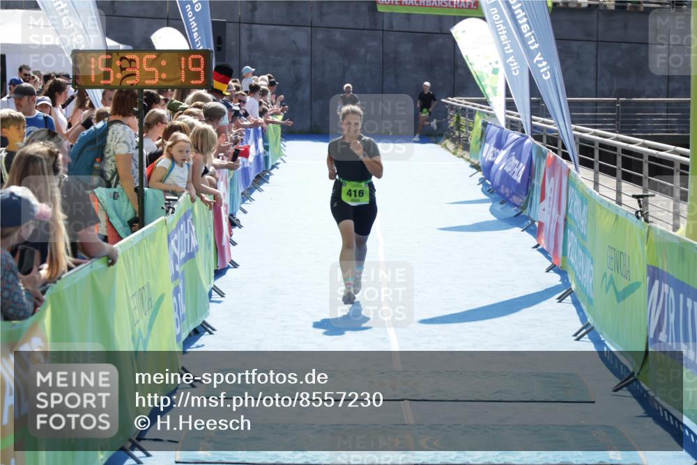 10.08.2025 - GEWOBA Citytriathlon Bremen H.Heesch http://msf.ph/oto/8557230 10.08.2025 15:35:23 Ziel 416 meine-sportfotos.de