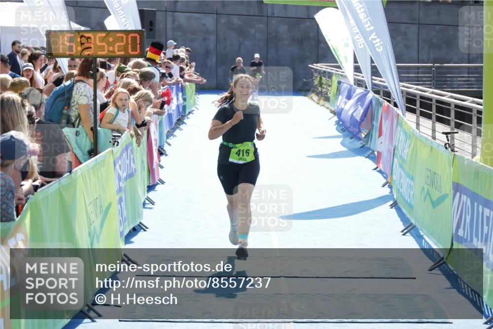 10.08.2025 - GEWOBA Citytriathlon Bremen H.Heesch http://msf.ph/oto/8557237 10.08.2025 15:35:24 Ziel 416 meine-sportfotos.de
