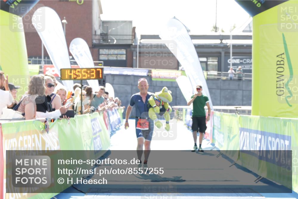 10.08.2025 - GEWOBA Citytriathlon Bremen H.Heesch http://msf.ph/oto/8557255 10.08.2025 14:55:40 Ziel 165, 905 meine-sportfotos.de