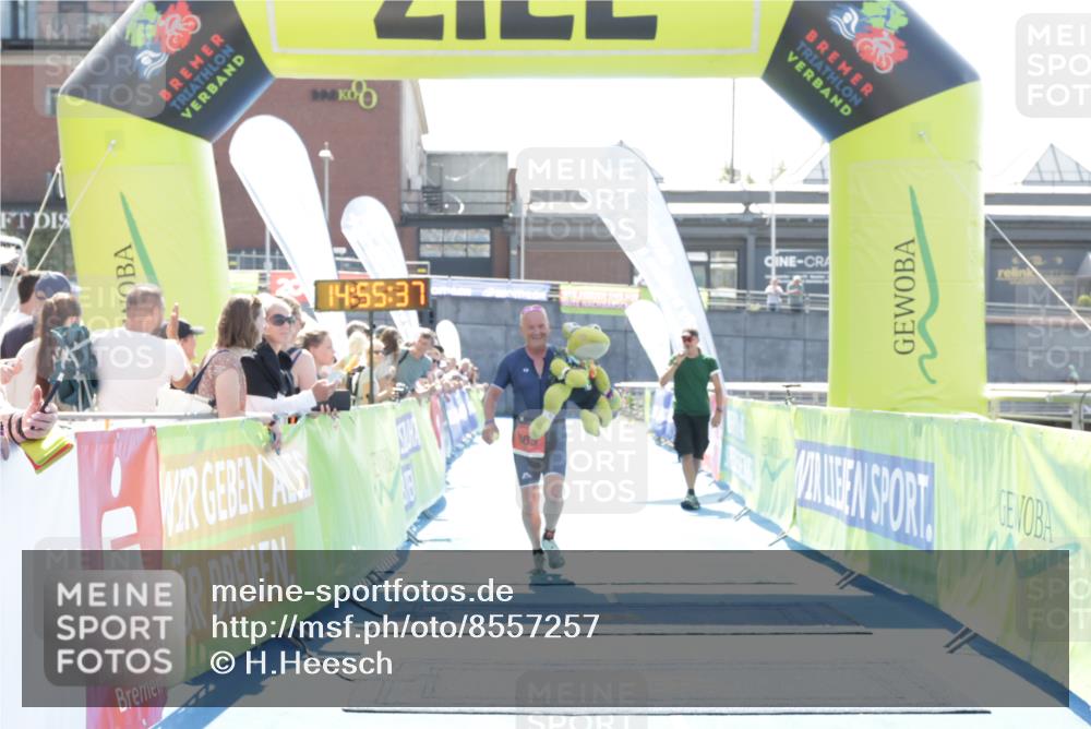 10.08.2025 - GEWOBA Citytriathlon Bremen H.Heesch http://msf.ph/oto/8557257 10.08.2025 14:55:41 Ziel 165, 905 meine-sportfotos.de