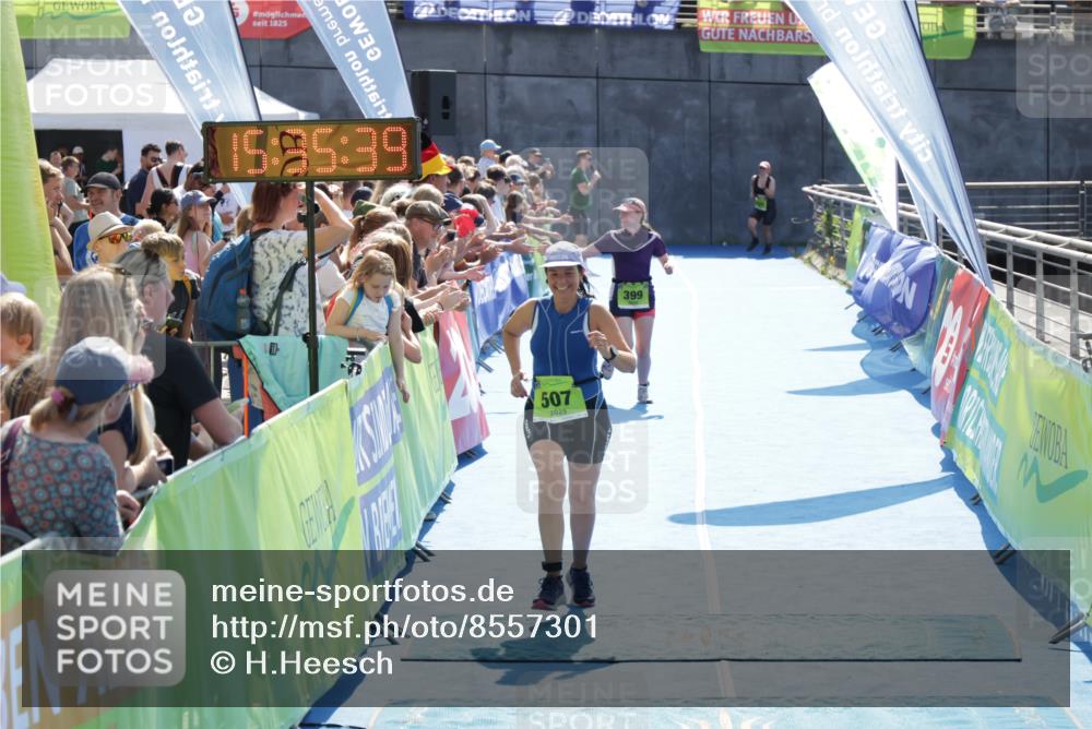 10.08.2025 - GEWOBA Citytriathlon Bremen H.Heesch http://msf.ph/oto/8557301 10.08.2025 15:35:43 Ziel 399, 507 meine-sportfotos.de