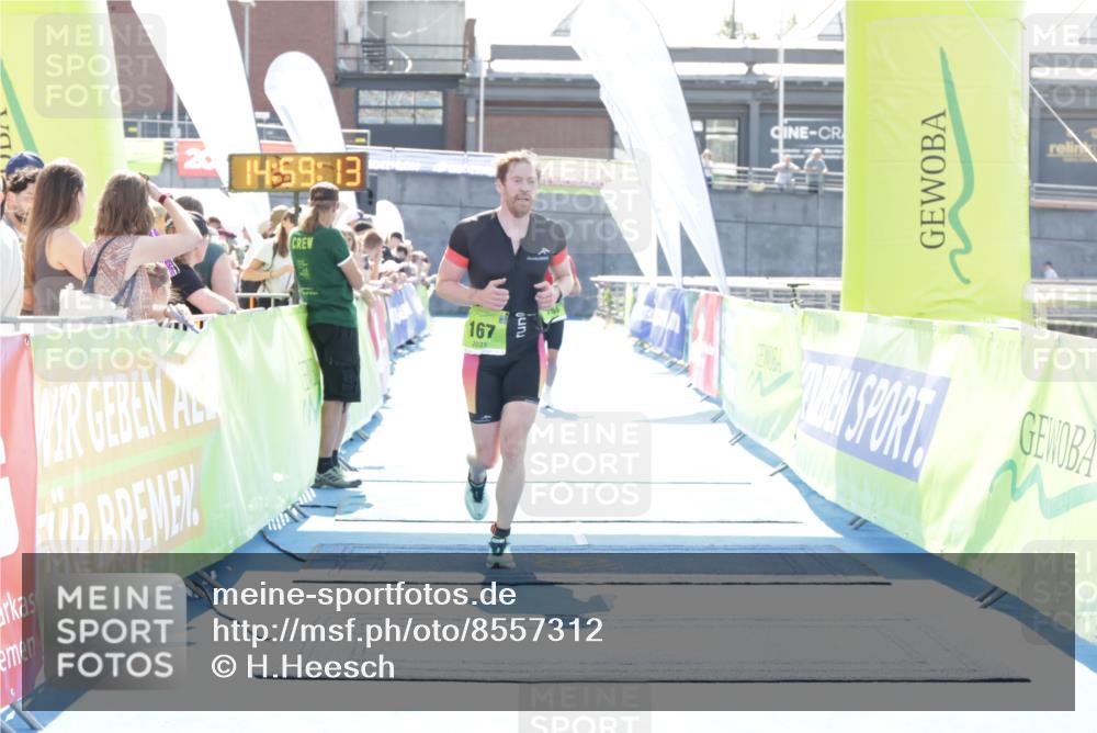 10.08.2025 - GEWOBA Citytriathlon Bremen H.Heesch http://msf.ph/oto/8557312 10.08.2025 14:59:17 Ziel 156, 167 meine-sportfotos.de
