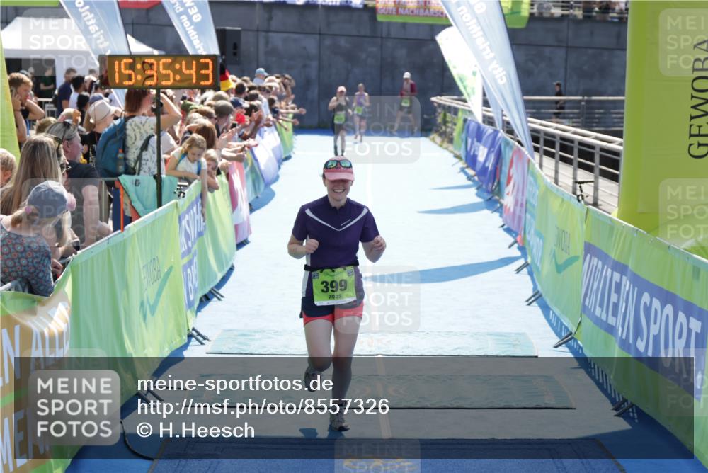 10.08.2025 - GEWOBA Citytriathlon Bremen H.Heesch http://msf.ph/oto/8557326 10.08.2025 15:35:47 Ziel 399, 507 meine-sportfotos.de
