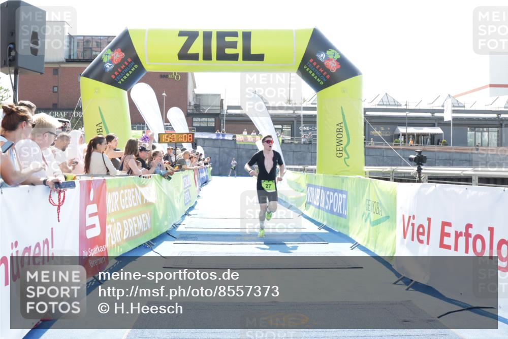 10.08.2025 - GEWOBA Citytriathlon Bremen H.Heesch http://msf.ph/oto/8557373 10.08.2025 15:01:12 Ziel 27 meine-sportfotos.de