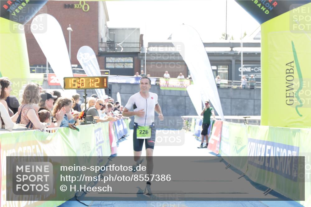 10.08.2025 - GEWOBA Citytriathlon Bremen H.Heesch http://msf.ph/oto/8557386 10.08.2025 15:01:25 Ziel 226 meine-sportfotos.de
