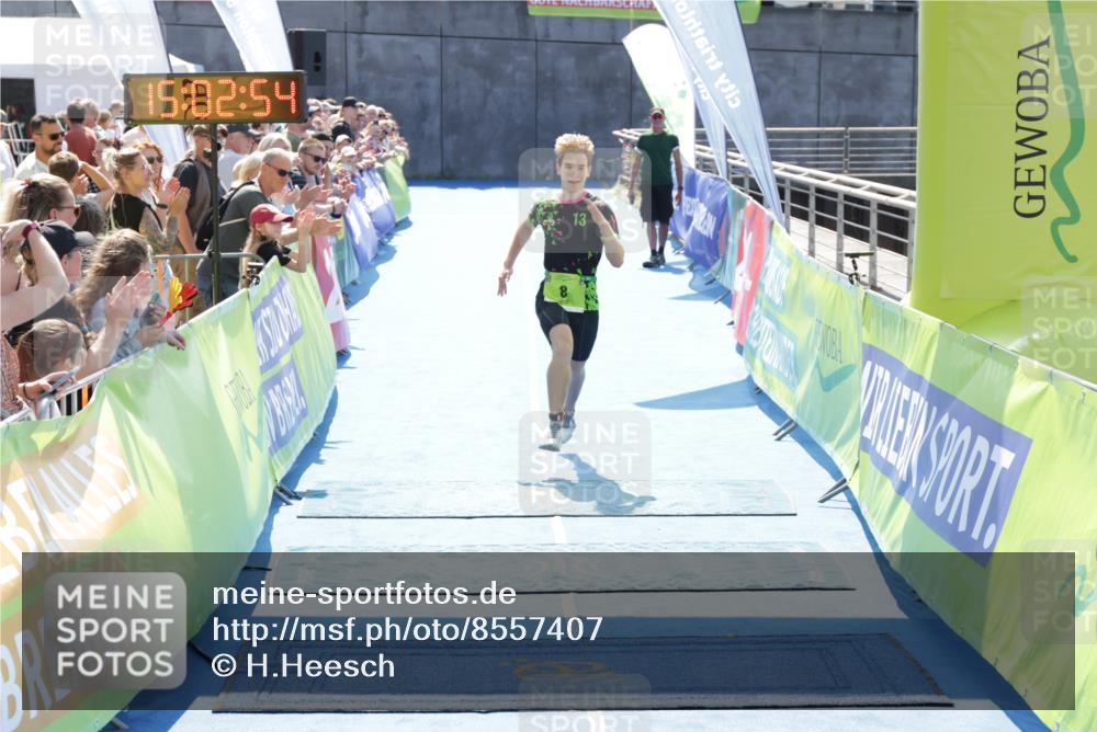10.08.2025 - GEWOBA Citytriathlon Bremen H.Heesch http://msf.ph/oto/8557407 10.08.2025 15:02:58 Ziel 8 meine-sportfotos.de