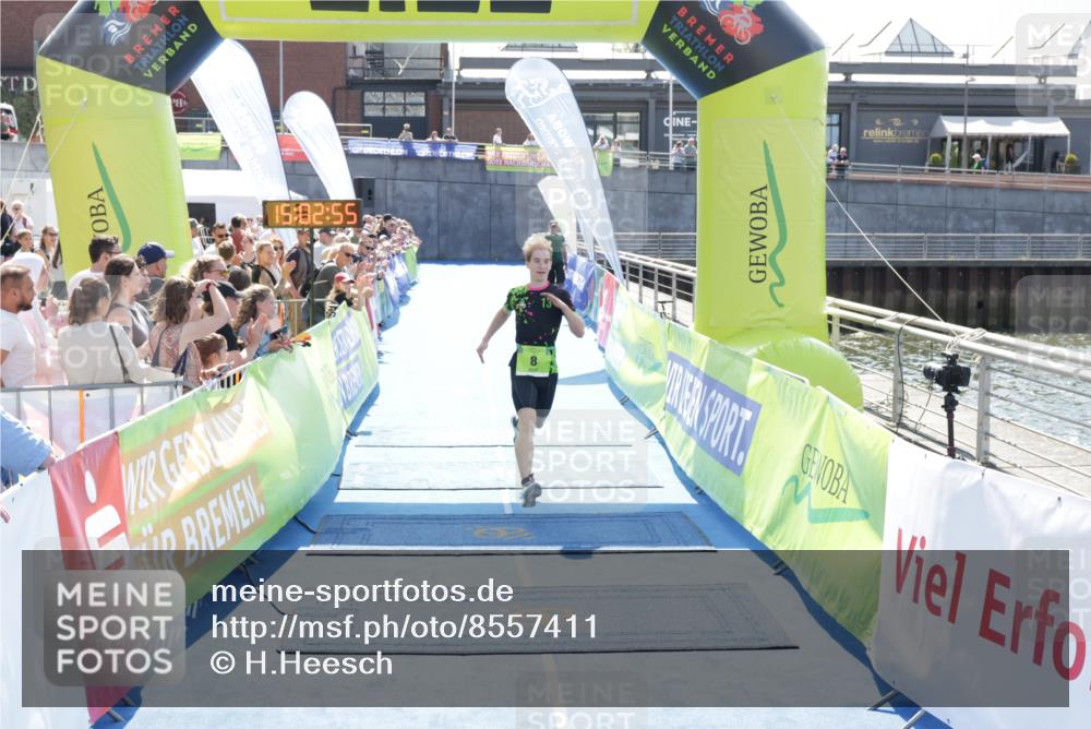 10.08.2025 - GEWOBA Citytriathlon Bremen H.Heesch http://msf.ph/oto/8557411 10.08.2025 15:02:58 Ziel 8 meine-sportfotos.de