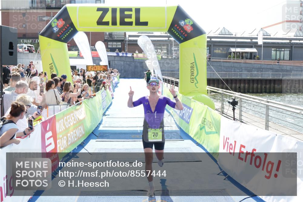 10.08.2025 - GEWOBA Citytriathlon Bremen H.Heesch http://msf.ph/oto/8557444 10.08.2025 15:03:28 Ziel 70, 112 meine-sportfotos.de