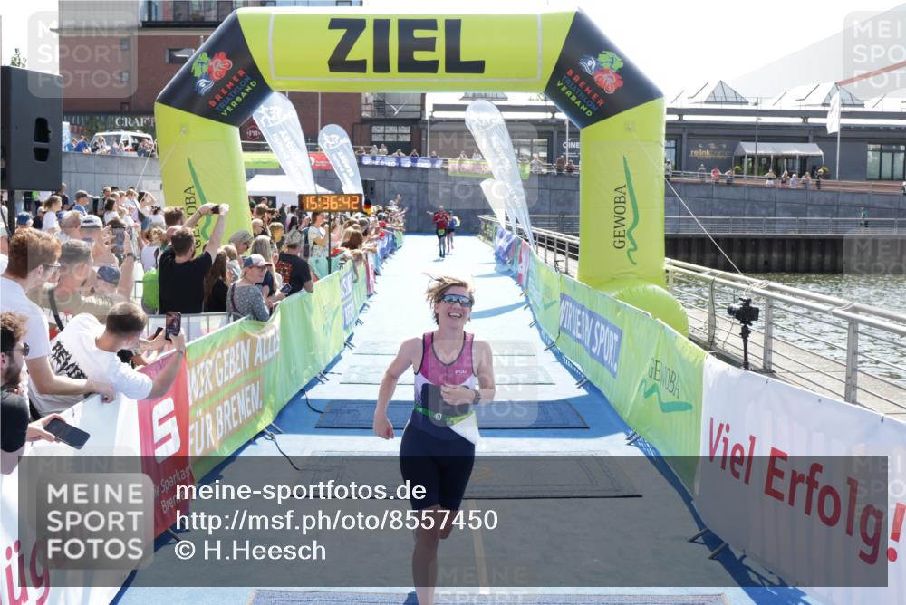 10.08.2025 - GEWOBA Citytriathlon Bremen H.Heesch http://msf.ph/oto/8557450 10.08.2025 15:36:46 Ziel 496, 520 meine-sportfotos.de
