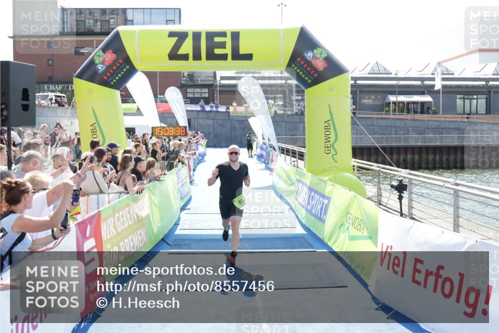 10.08.2025 - GEWOBA Citytriathlon Bremen H.Heesch http://msf.ph/oto/8557456 10.08.2025 15:03:42 Ziel 85 meine-sportfotos.de