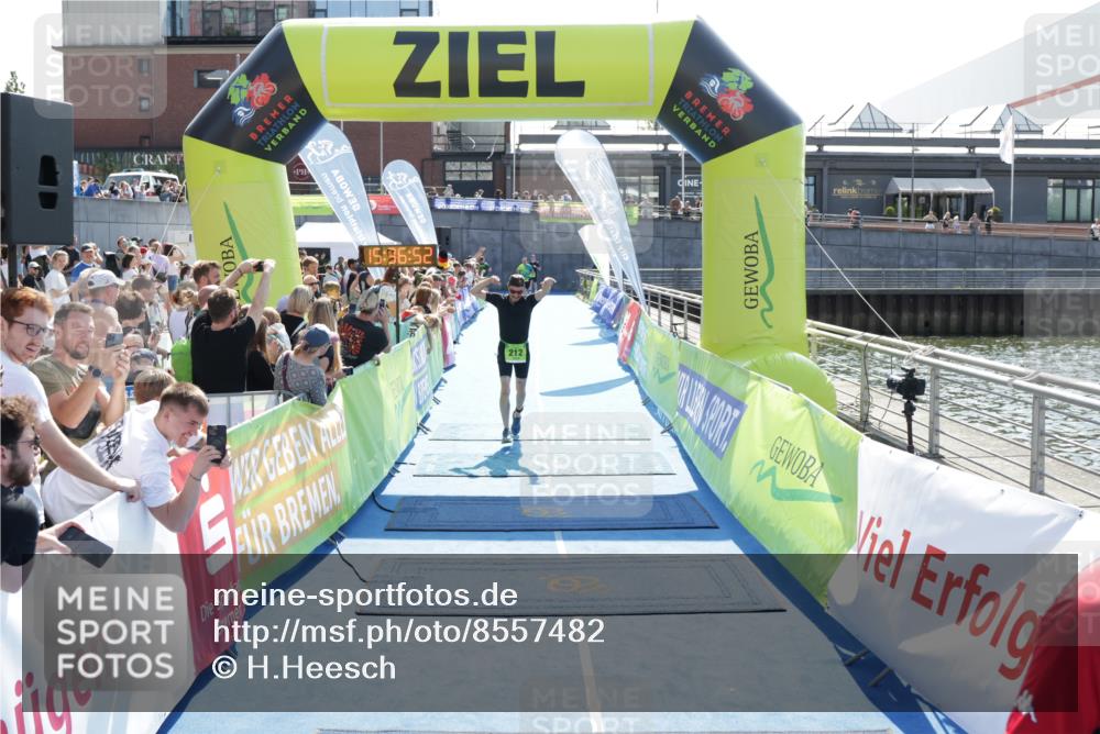10.08.2025 - GEWOBA Citytriathlon Bremen H.Heesch http://msf.ph/oto/8557482 10.08.2025 15:36:56 Ziel 193, 212, 440 meine-sportfotos.de