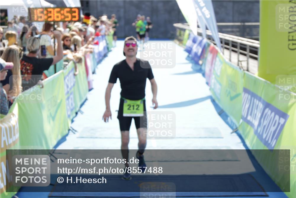 10.08.2025 - GEWOBA Citytriathlon Bremen H.Heesch http://msf.ph/oto/8557488 10.08.2025 15:36:57 Ziel 193, 212, 440 meine-sportfotos.de