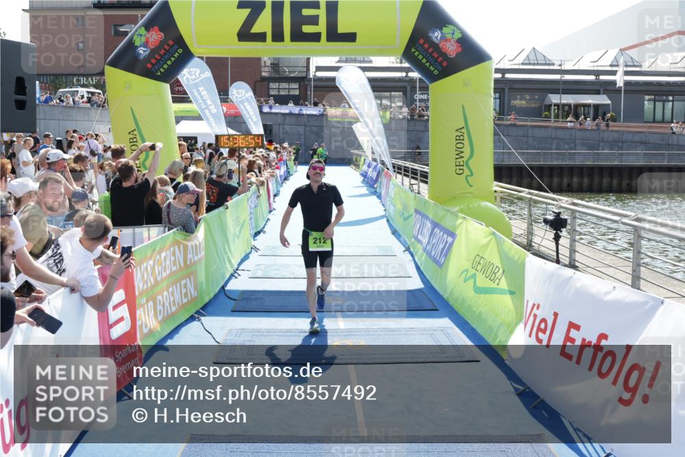 10.08.2025 - GEWOBA Citytriathlon Bremen H.Heesch http://msf.ph/oto/8557492 10.08.2025 15:36:58 Ziel 193, 212, 440 meine-sportfotos.de