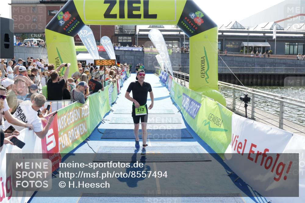 10.08.2025 - GEWOBA Citytriathlon Bremen H.Heesch http://msf.ph/oto/8557494 10.08.2025 15:36:58 Ziel 193, 212, 440 meine-sportfotos.de