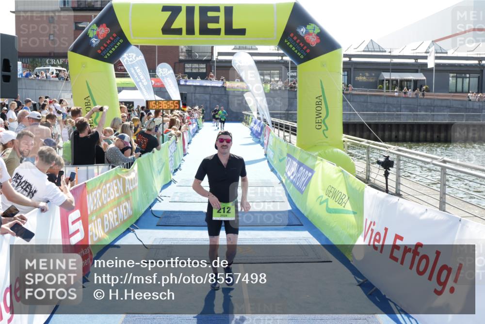 10.08.2025 - GEWOBA Citytriathlon Bremen H.Heesch http://msf.ph/oto/8557498 10.08.2025 15:36:59 Ziel 193, 212, 440 meine-sportfotos.de
