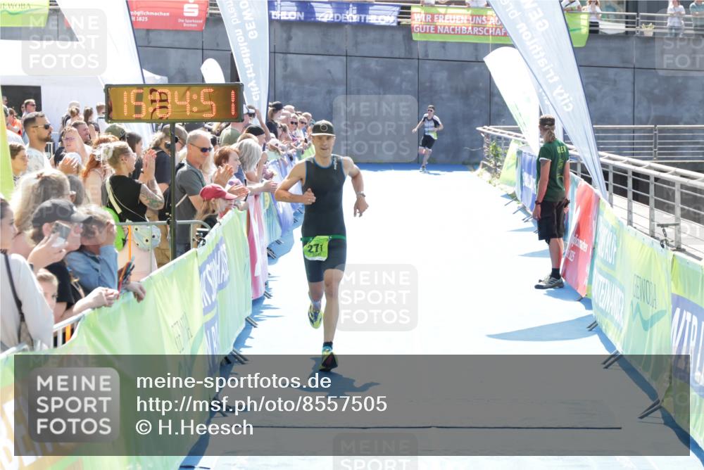 10.08.2025 - GEWOBA Citytriathlon Bremen H.Heesch http://msf.ph/oto/8557505 10.08.2025 15:04:55 Ziel 271 meine-sportfotos.de