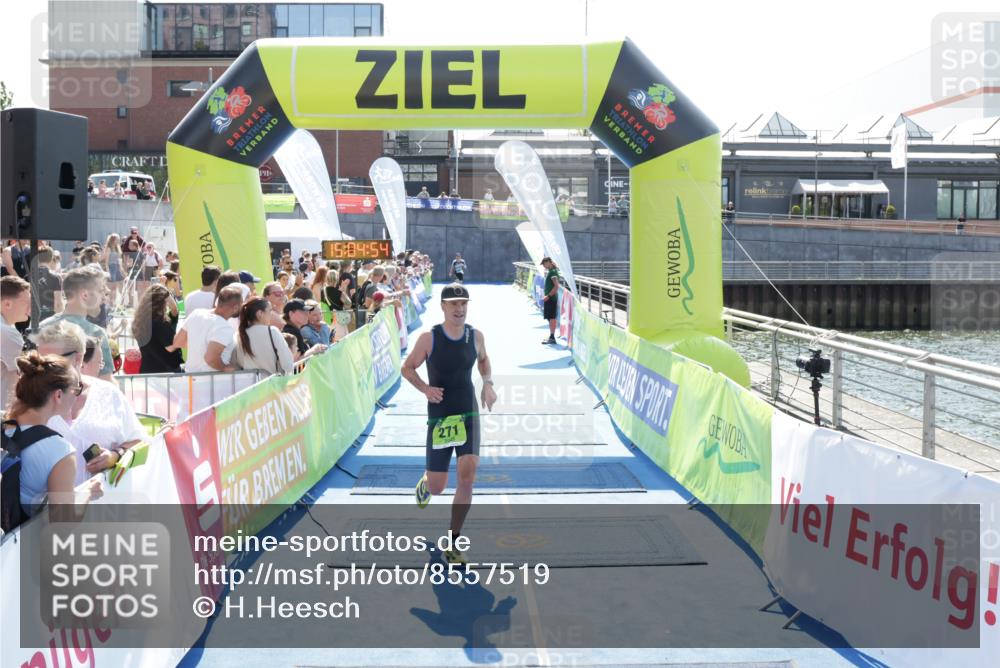 10.08.2025 - GEWOBA Citytriathlon Bremen H.Heesch http://msf.ph/oto/8557519 10.08.2025 15:04:57 Ziel 95, 271 meine-sportfotos.de