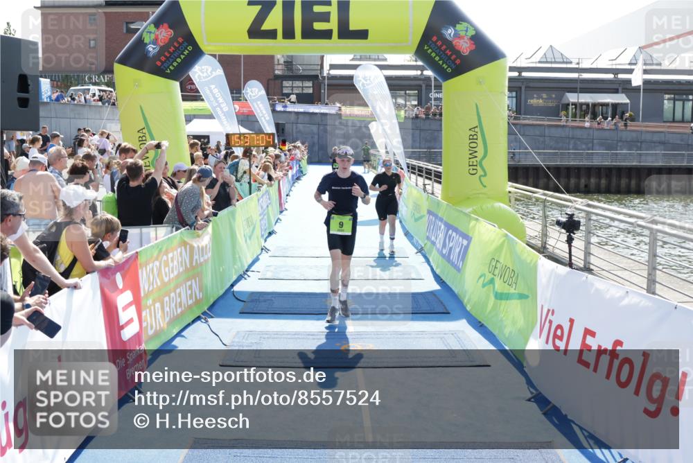 10.08.2025 - GEWOBA Citytriathlon Bremen H.Heesch http://msf.ph/oto/8557524 10.08.2025 15:37:08 Ziel 9, 220, 359 meine-sportfotos.de