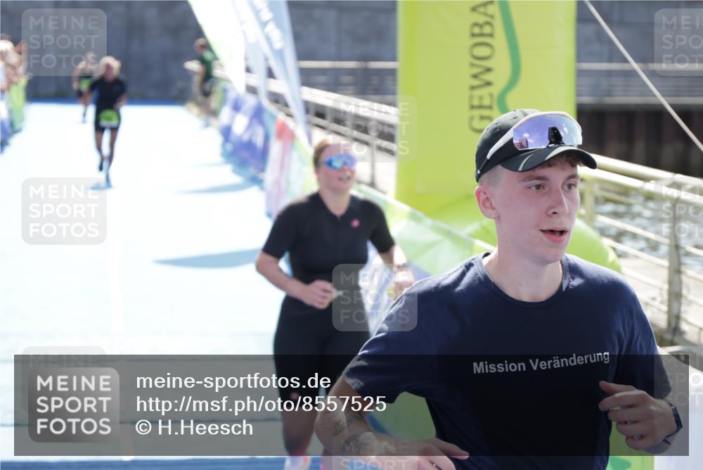 10.08.2025 - GEWOBA Citytriathlon Bremen H.Heesch http://msf.ph/oto/8557525 10.08.2025 15:37:10 Ziel 9, 220, 359, 504 meine-sportfotos.de