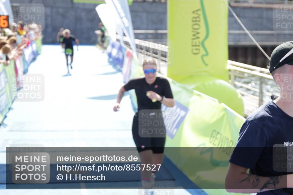 10.08.2025 - GEWOBA Citytriathlon Bremen H.Heesch http://msf.ph/oto/8557527 10.08.2025 15:37:10 Ziel 9, 220, 359, 504 meine-sportfotos.de