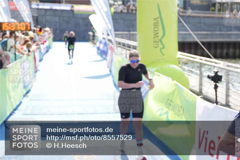 10.08.2025 - GEWOBA Citytriathlon Bremen H.Heesch http://msf.ph/oto/8557529 10.08.2025 15:37:11 Ziel 9, 220, 359, 504 meine-sportfotos.de