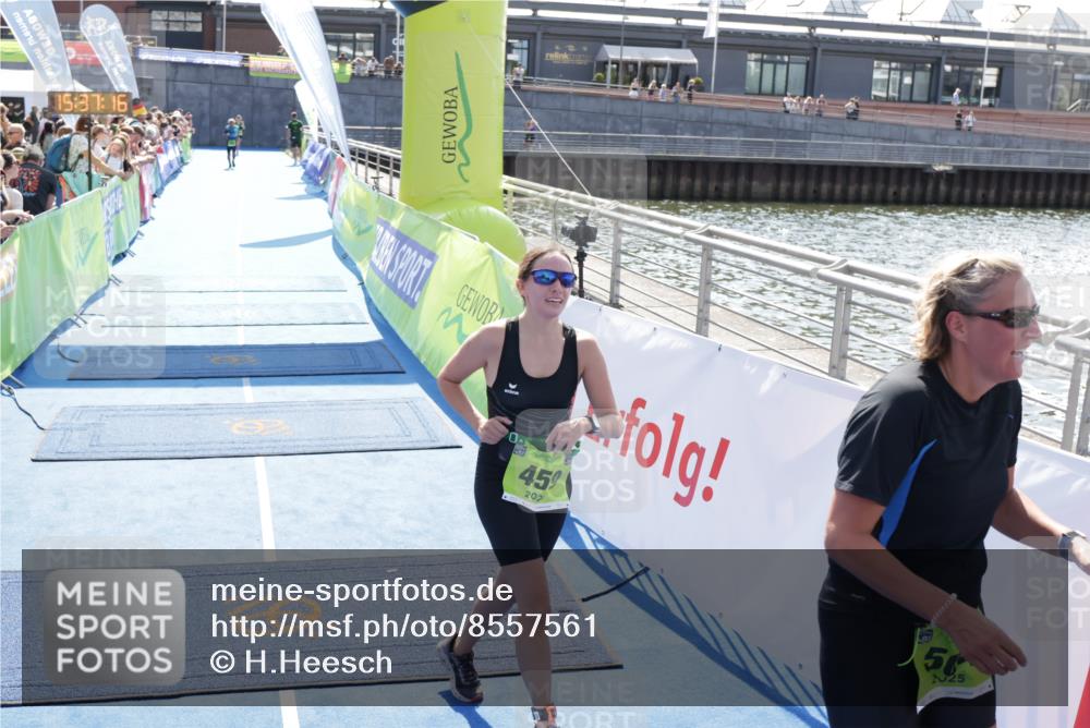 10.08.2025 - GEWOBA Citytriathlon Bremen H.Heesch http://msf.ph/oto/8557561 10.08.2025 15:37:20 Ziel 459, 504 meine-sportfotos.de