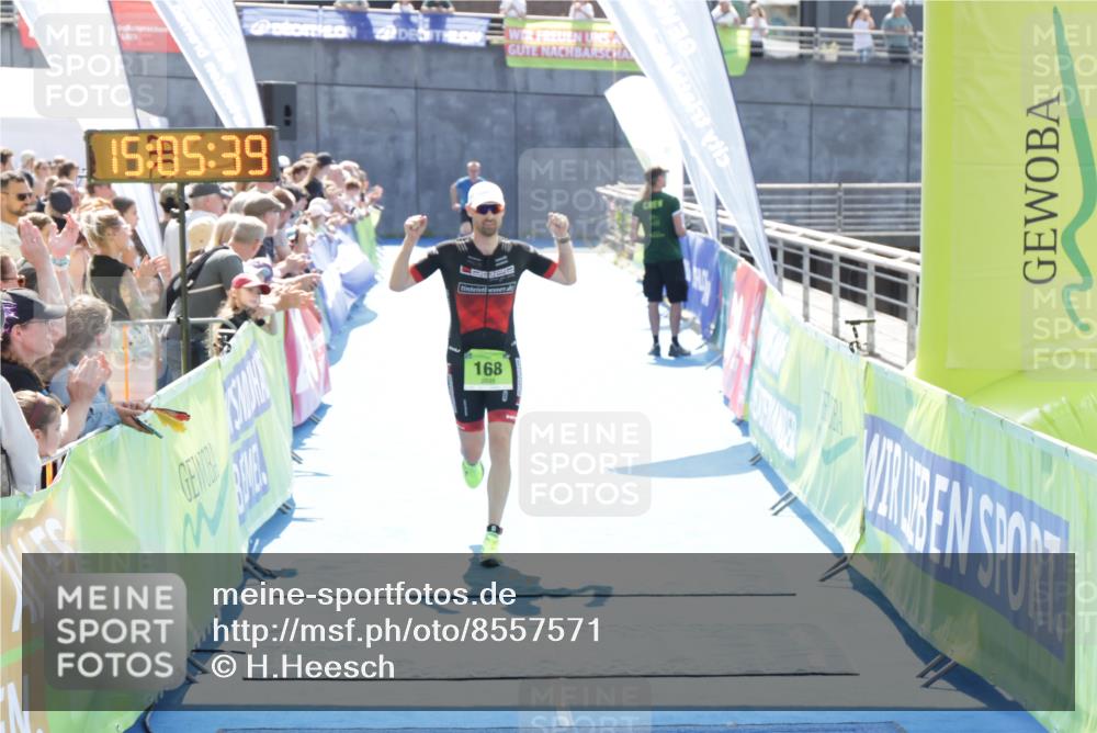 10.08.2025 - GEWOBA Citytriathlon Bremen H.Heesch http://msf.ph/oto/8557571 10.08.2025 15:05:43 Ziel 168 meine-sportfotos.de