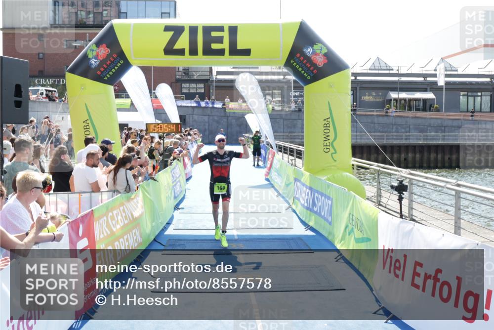 10.08.2025 - GEWOBA Citytriathlon Bremen H.Heesch http://msf.ph/oto/8557578 10.08.2025 15:05:45 Ziel 25, 168 meine-sportfotos.de