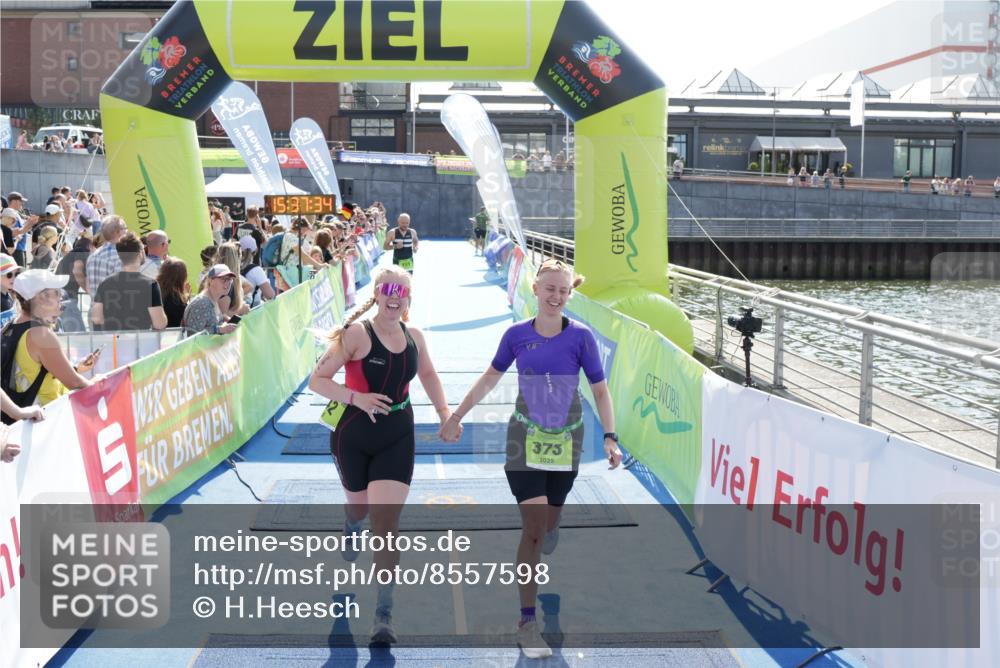 10.08.2025 - GEWOBA Citytriathlon Bremen H.Heesch http://msf.ph/oto/8557598 10.08.2025 15:37:38 Ziel 157, 336, 342, 373, 374, 473 meine-sportfotos.de