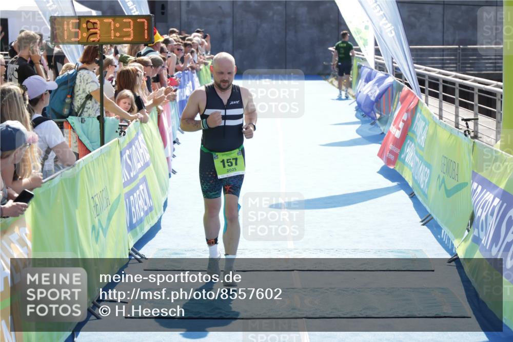 10.08.2025 - GEWOBA Citytriathlon Bremen H.Heesch http://msf.ph/oto/8557602 10.08.2025 15:37:41 Ziel 157, 342, 373, 473 meine-sportfotos.de