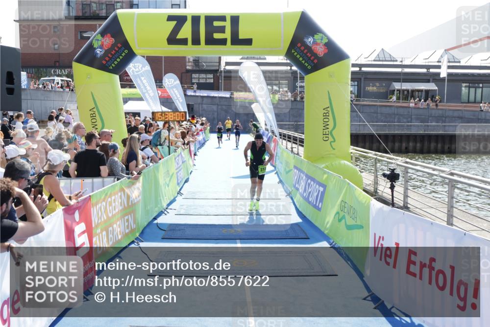 10.08.2025 - GEWOBA Citytriathlon Bremen H.Heesch http://msf.ph/oto/8557622 10.08.2025 15:38:04 Ziel 318, 450, 524 meine-sportfotos.de