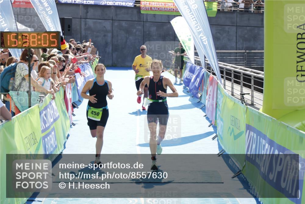 10.08.2025 - GEWOBA Citytriathlon Bremen H.Heesch http://msf.ph/oto/8557630 10.08.2025 15:38:09 Ziel 231, 318, 450, 524 meine-sportfotos.de