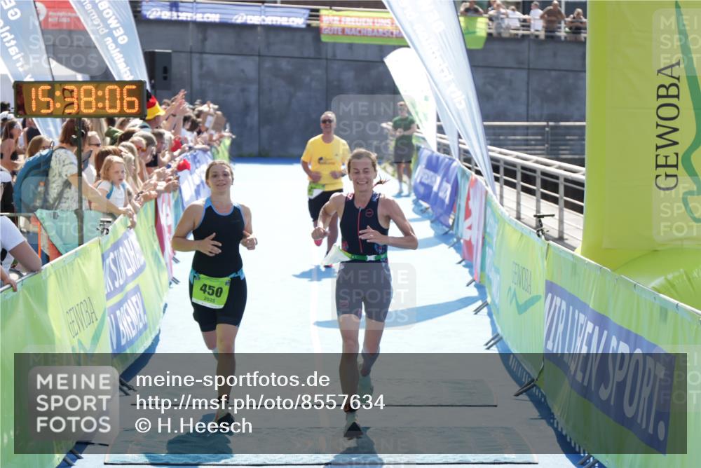 10.08.2025 - GEWOBA Citytriathlon Bremen H.Heesch http://msf.ph/oto/8557634 10.08.2025 15:38:10 Ziel 231, 318, 450, 524 meine-sportfotos.de