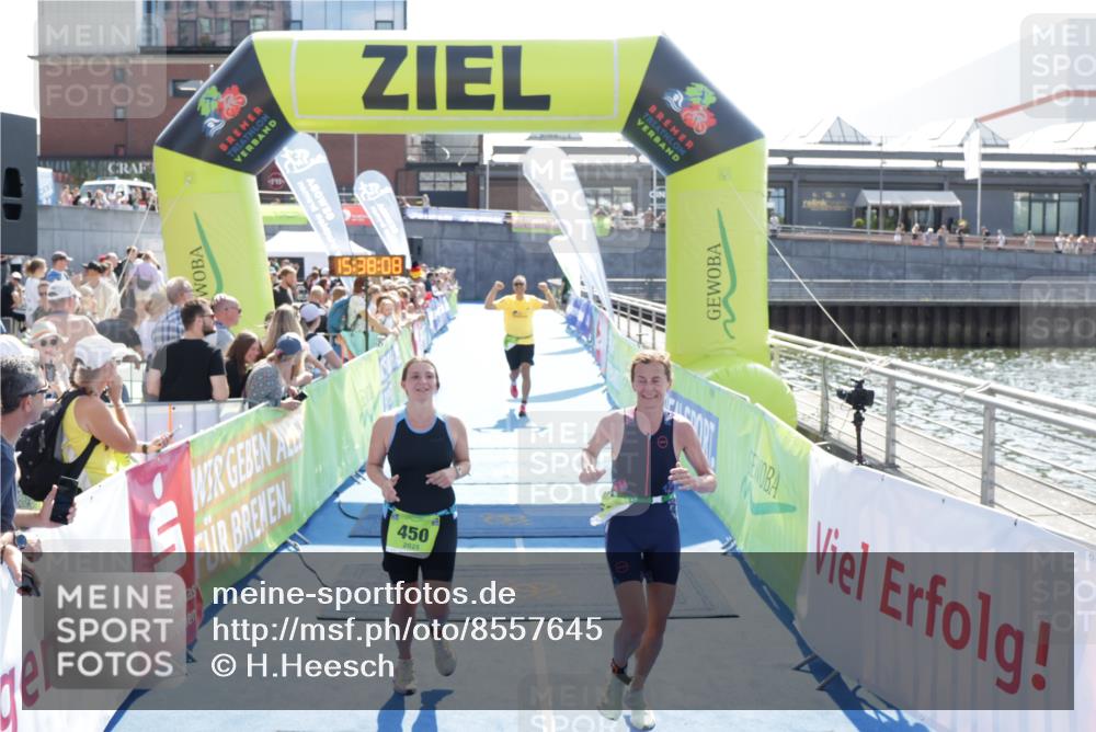 10.08.2025 - GEWOBA Citytriathlon Bremen H.Heesch http://msf.ph/oto/8557645 10.08.2025 15:38:12 Ziel 231, 318, 450, 524 meine-sportfotos.de