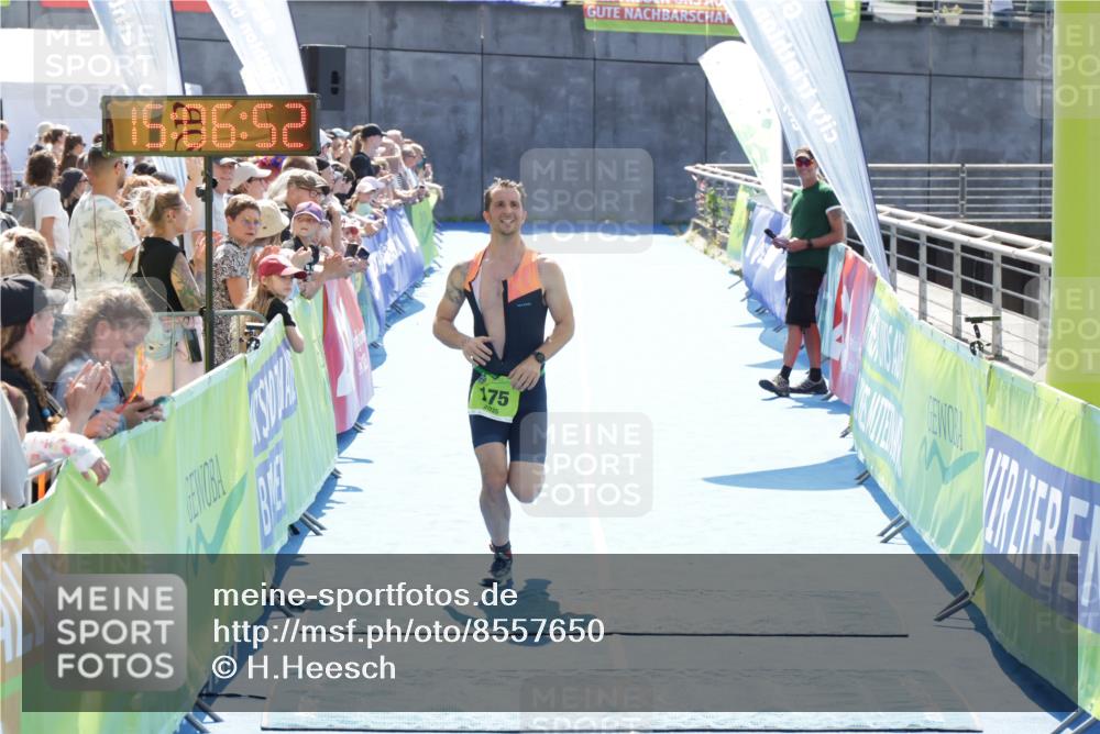 10.08.2025 - GEWOBA Citytriathlon Bremen H.Heesch http://msf.ph/oto/8557650 10.08.2025 15:06:56 Ziel 107, 175 meine-sportfotos.de