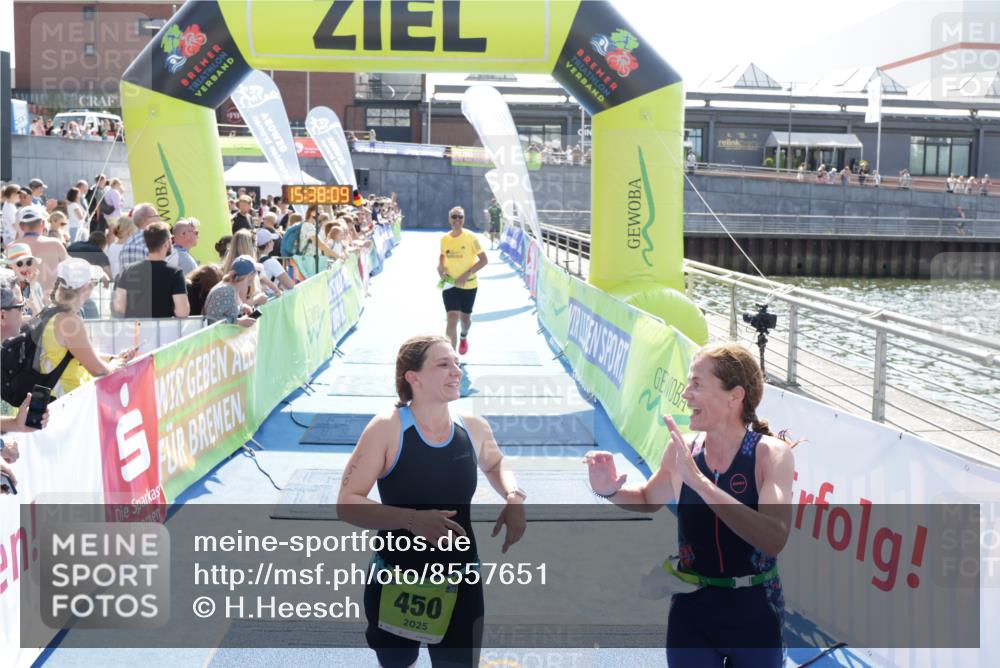 10.08.2025 - GEWOBA Citytriathlon Bremen H.Heesch http://msf.ph/oto/8557651 10.08.2025 15:38:13 Ziel 231, 450, 524 meine-sportfotos.de