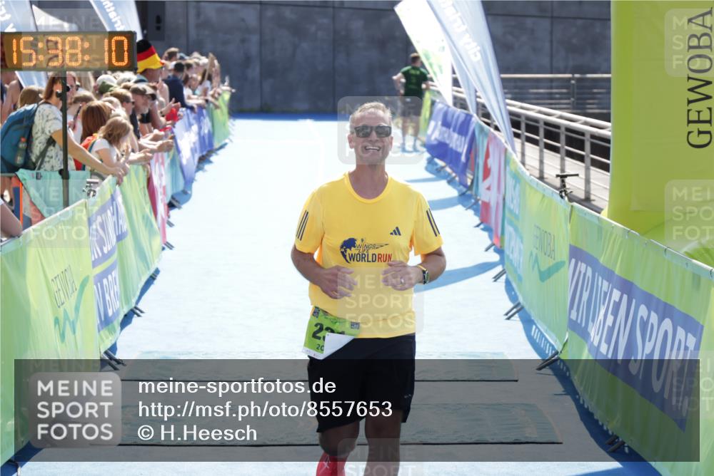 10.08.2025 - GEWOBA Citytriathlon Bremen H.Heesch http://msf.ph/oto/8557653 10.08.2025 15:38:14 Ziel 231, 450, 524 meine-sportfotos.de